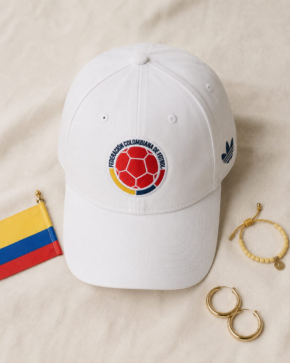 Gorra tricolor blanca con bordado oficial